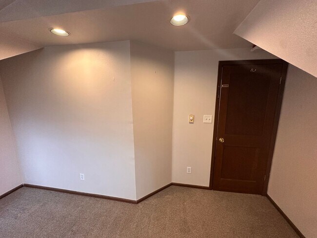 Building Photo - Bungay 22nd Ave Apartments - UW