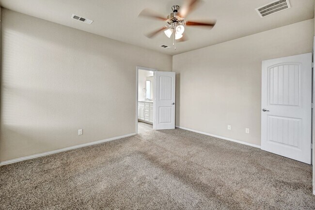 Building Photo - 6711 Hall of Fame Blvd