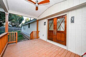 Building Photo - 15511 Cypress Garden Dr