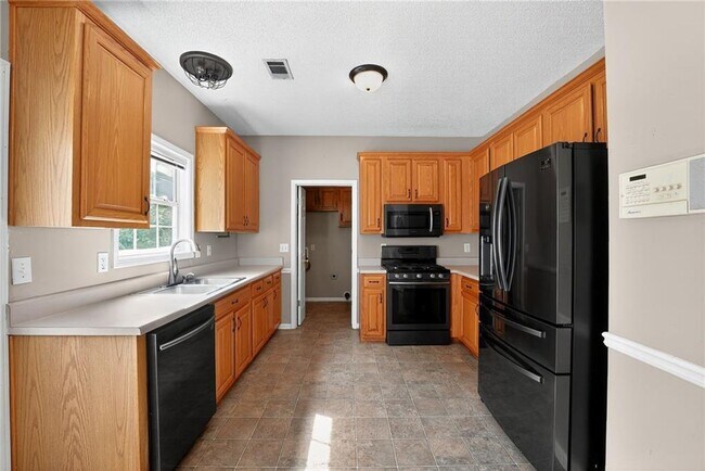 Building Photo - 158 Windsor Cir