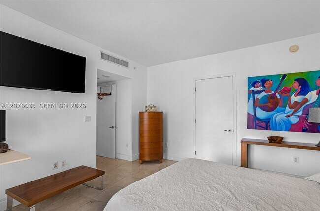 Building Photo - 901 Brickell Key Blvd