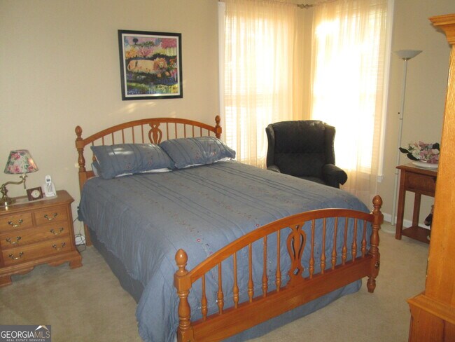 Building Photo - 10 Colonial Ct