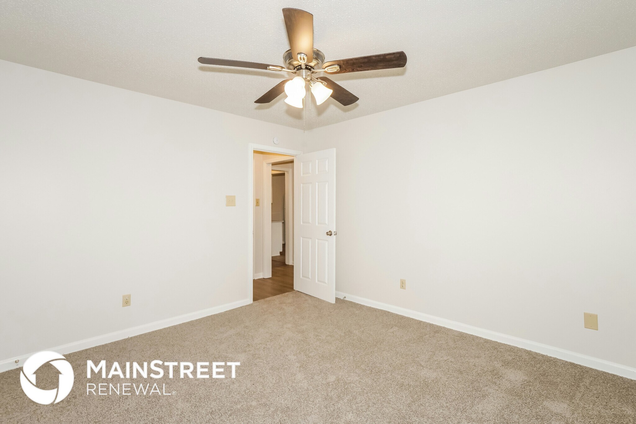 Building Photo - 5530 Oak Branch Cir N