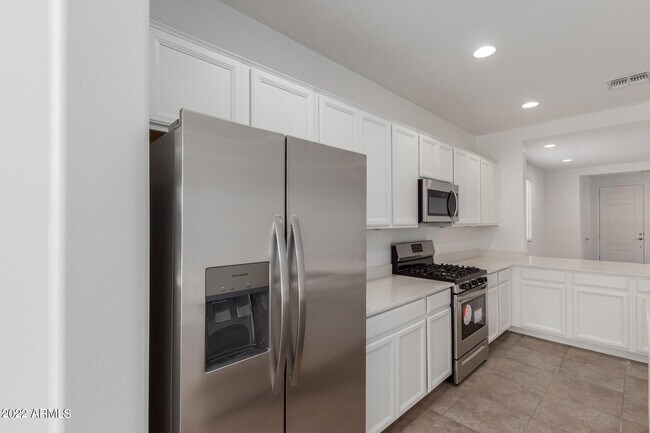 Building Photo - 9239 W Sells Dr