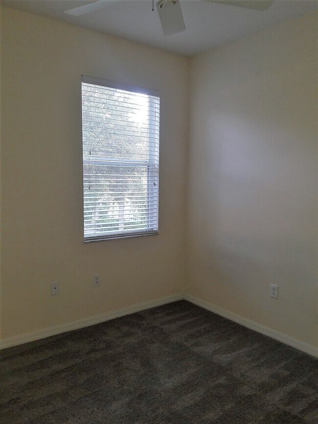 Building Photo - Annual unfurnished-3 bedroom, 2 bath condo with garage in gated community!