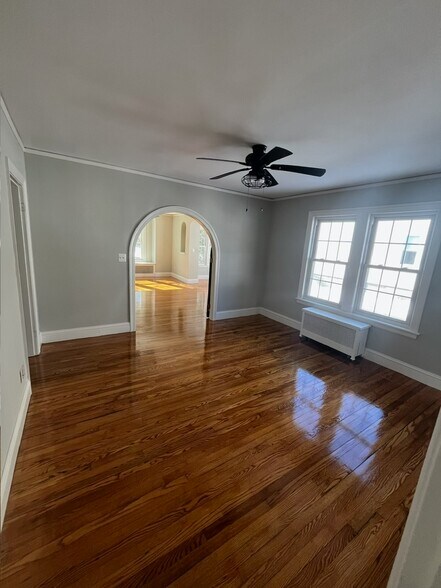 Building Photo - 25 Wawecus Rd