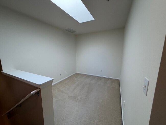 Building Photo - 2514 85th Dr NE