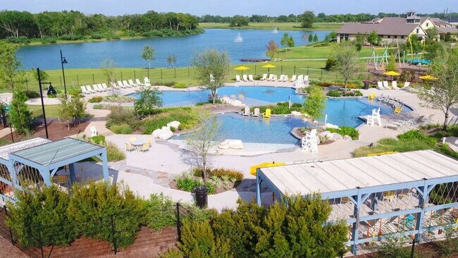 Building Photo - 2707 River Run Rd