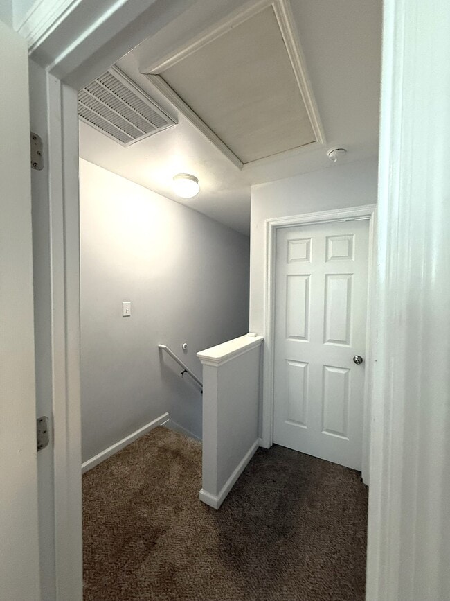 Building Photo - 8008 Banister Loop