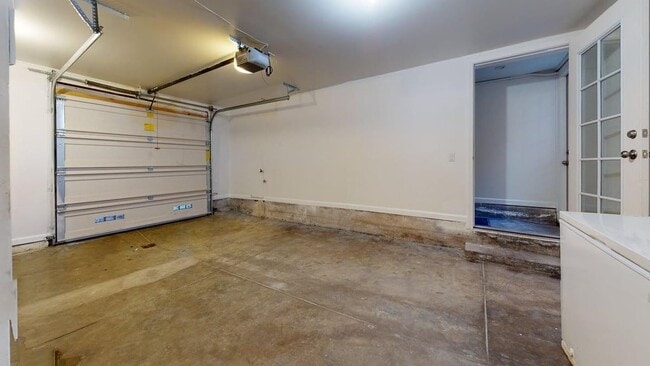 Building Photo - 1587 31st Ave