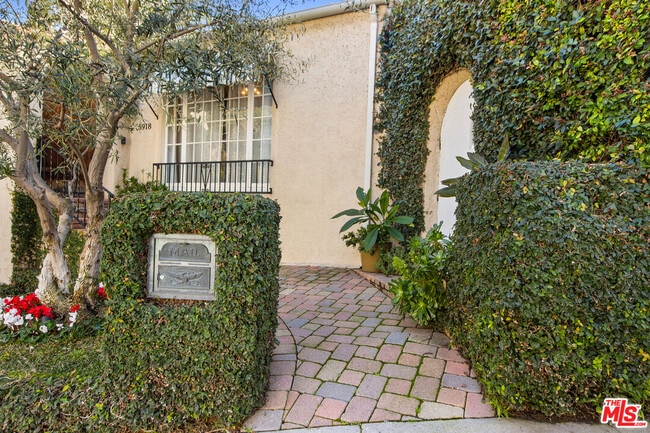 Building Photo - 5918 Canyon Cove