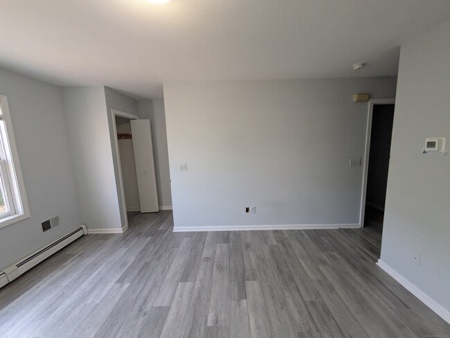 Building Photo - 998 Campbell Ave