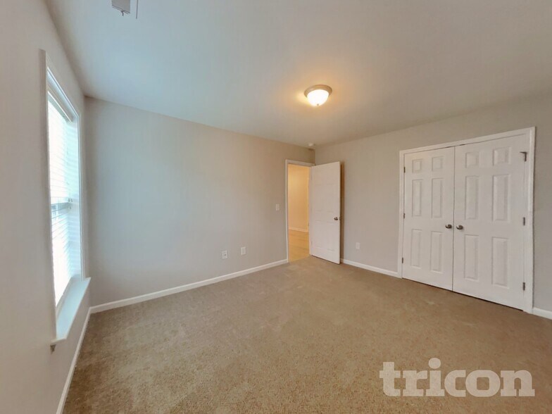 Building Photo - 410 Crutchfield Dr