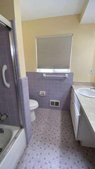 Building Photo - 28301 Mavis Dr