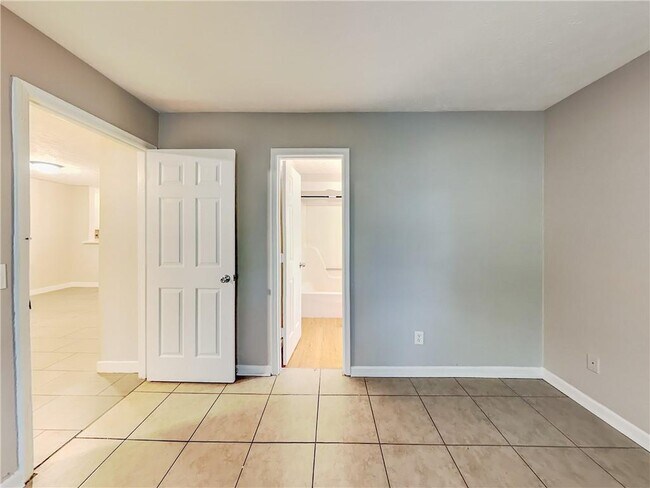 Building Photo - 1289 Knoll Ct NW