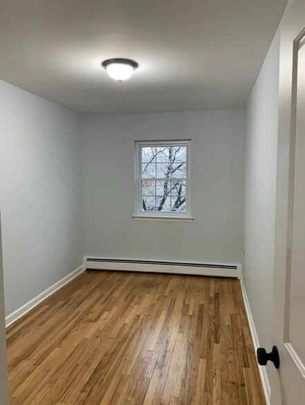 Building Photo - 229 E 237th St