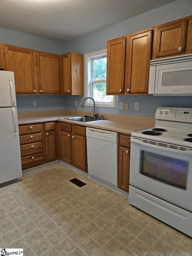 Building Photo - 112 Asteria St