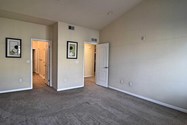 Building Photo - 6242 Kilmer Loop