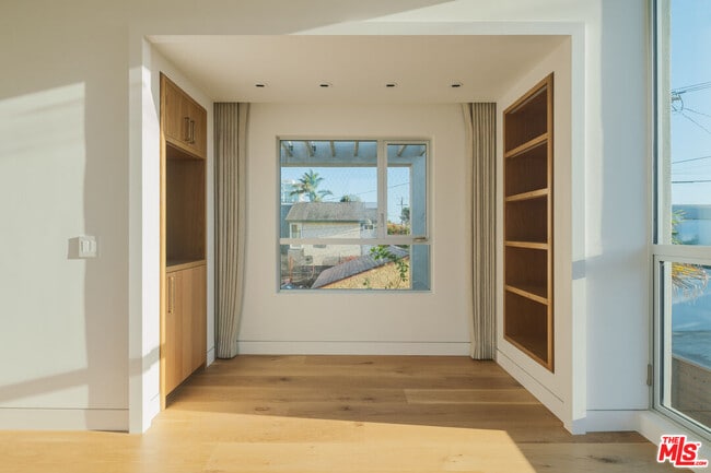 Building Photo - 2801 Sanborn Ave