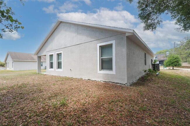 Building Photo - 1206 Beechdale Dr