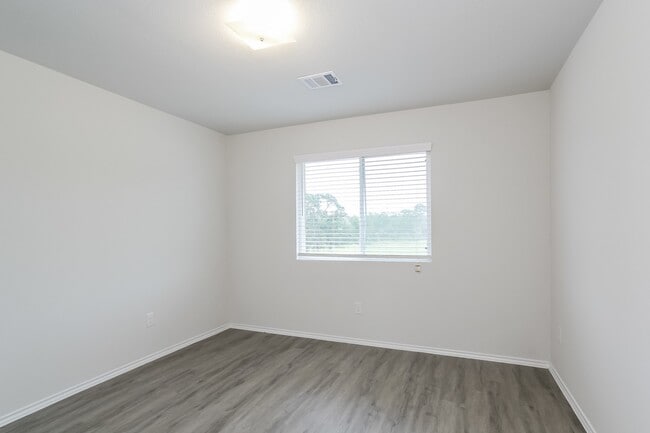 Building Photo - 119 Cooper Creek Ln