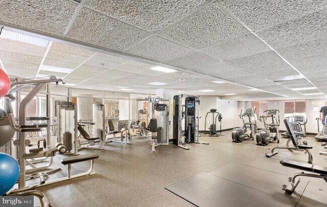 Building Photo - 1276 N Wayne St