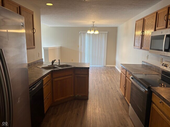Building Photo - 6682 Dunsdin Dr