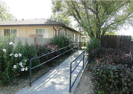 Primary Photo - Southwood Apartments