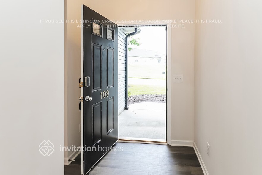 Building Photo - 109 Brookbank Ct