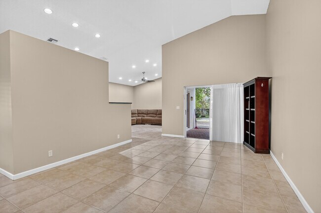 Building Photo - 3511 NW 4th Ave