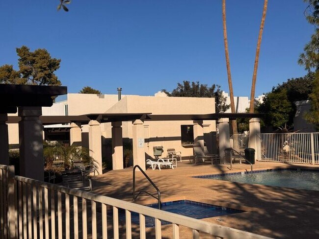 Building Photo - Amazing 3beds/2baths Townhome in Tempe!