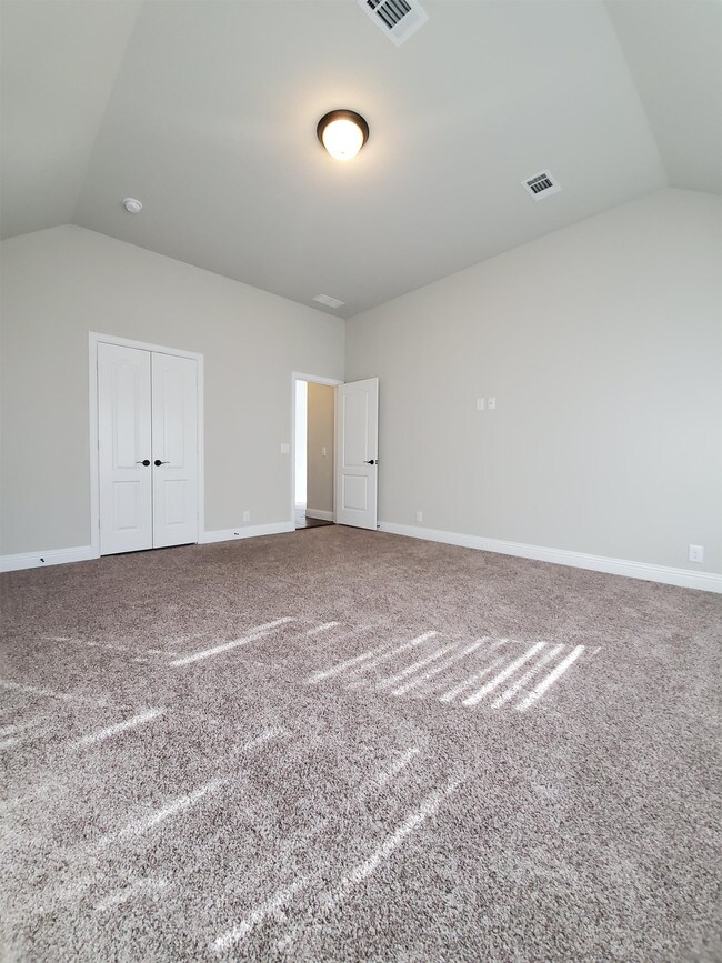 Building Photo - 504 Endicott Dr