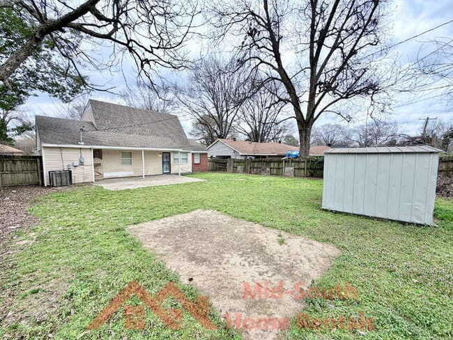 Building Photo - 4061 Navaho Ave