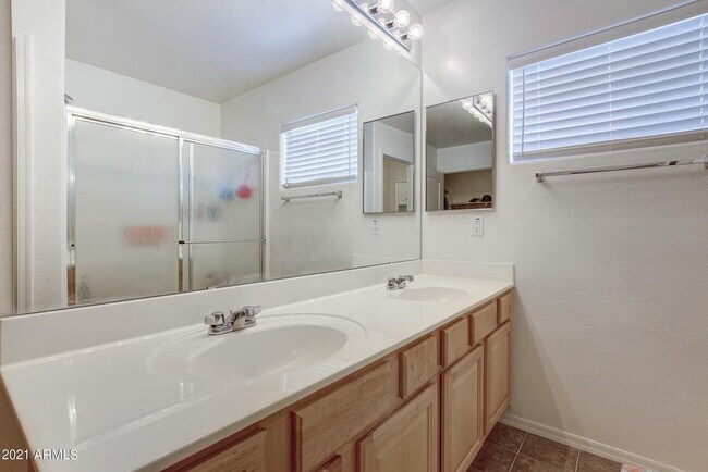 Building Photo - 8074 W Beck Ln