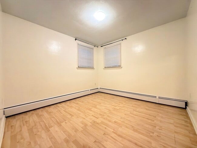 Building Photo - 45 Kinglet Dr