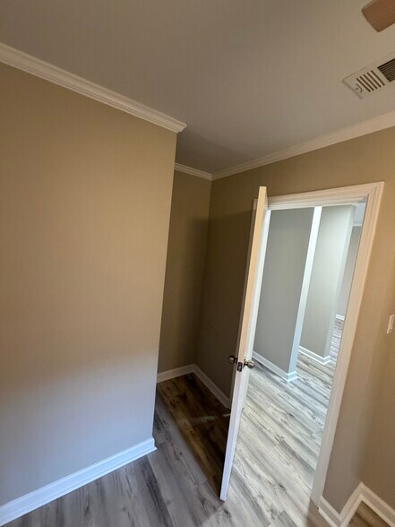 Building Photo - 314 28th St