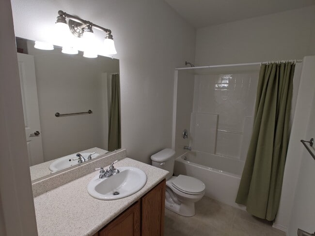 Building Photo - 3 bed 2 bath in Sequim
