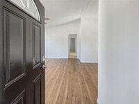 Building Photo - 11914 Kingslake Forest Dr