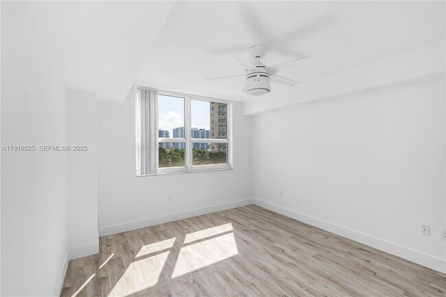 Building Photo - 19501 W Country Club Dr