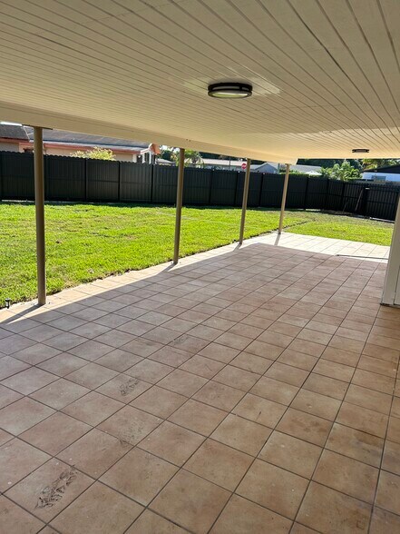 Building Photo - 11780 SW 182nd Ter