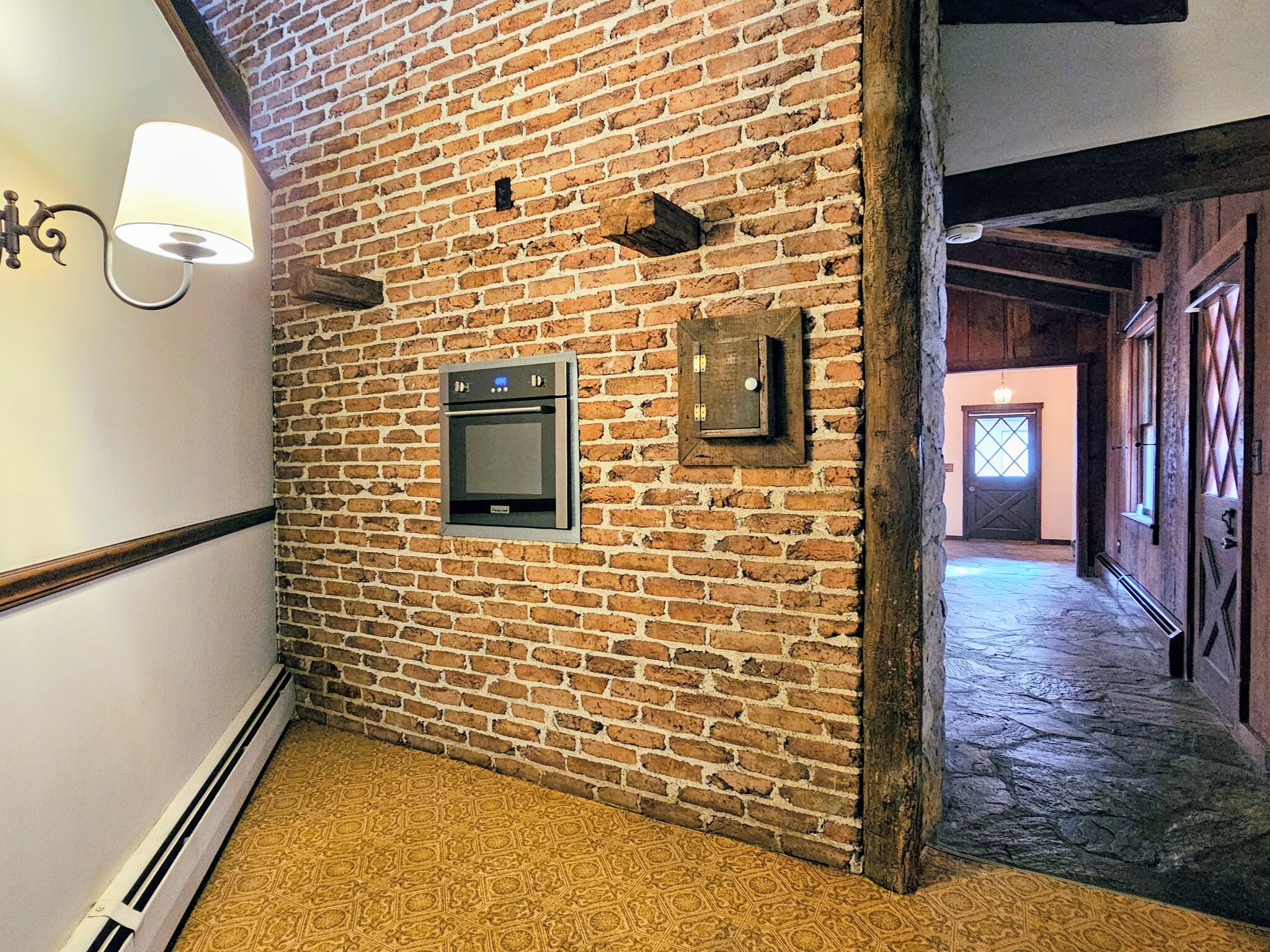 Building Photo - 135 Fraelich Rd