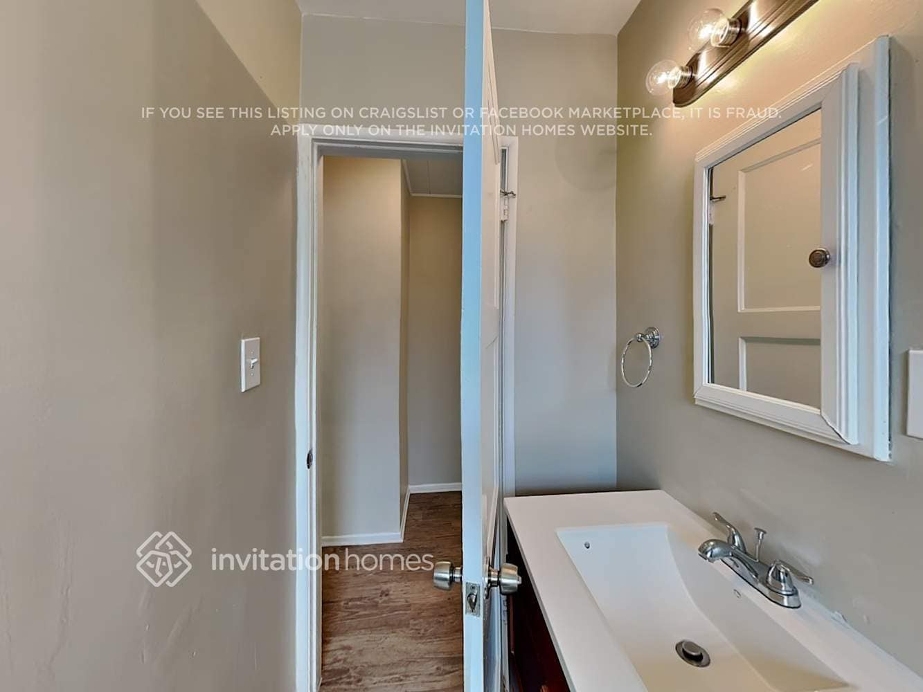 Building Photo - 18147 Archwood St