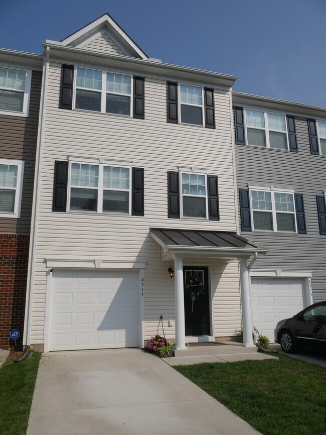 Building Photo - 2517 Drake Ln
