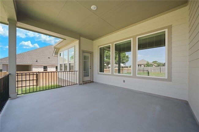 Building Photo - 136 Osceola Dr