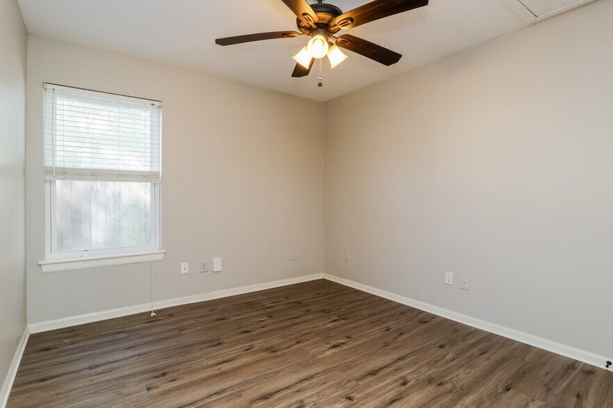 Building Photo - 5014 Otter Peak Dr