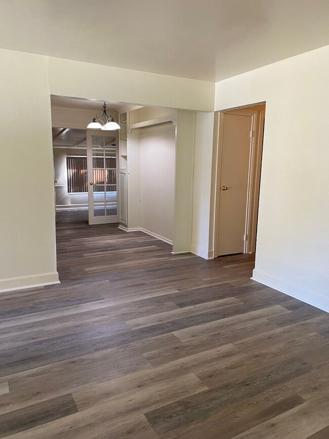 Building Photo - Located near downtown! Updated 3bed/2bath home with large family room/Rec room and side RV parking