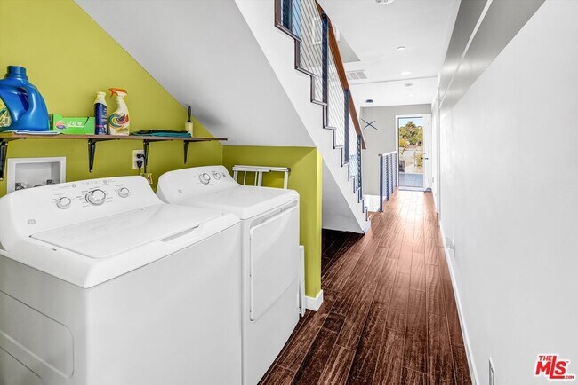 Building Photo - 4255 Raynol St