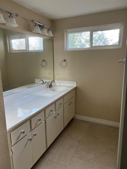 Primary Bathroom - 21112 Via Corrillo