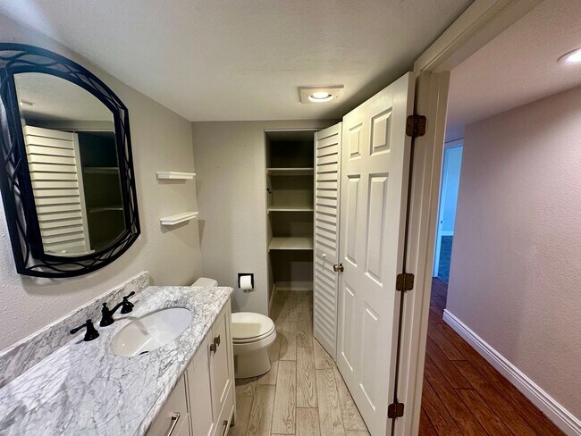 Building Photo - Beautiful 4-Bedroom Home with Stunning Views in Lake Wildwood, Penn Valley