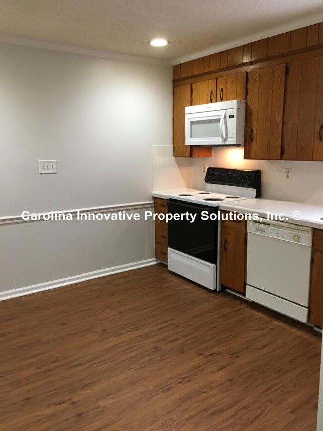 Building Photo - 7622 Helmdale Ave